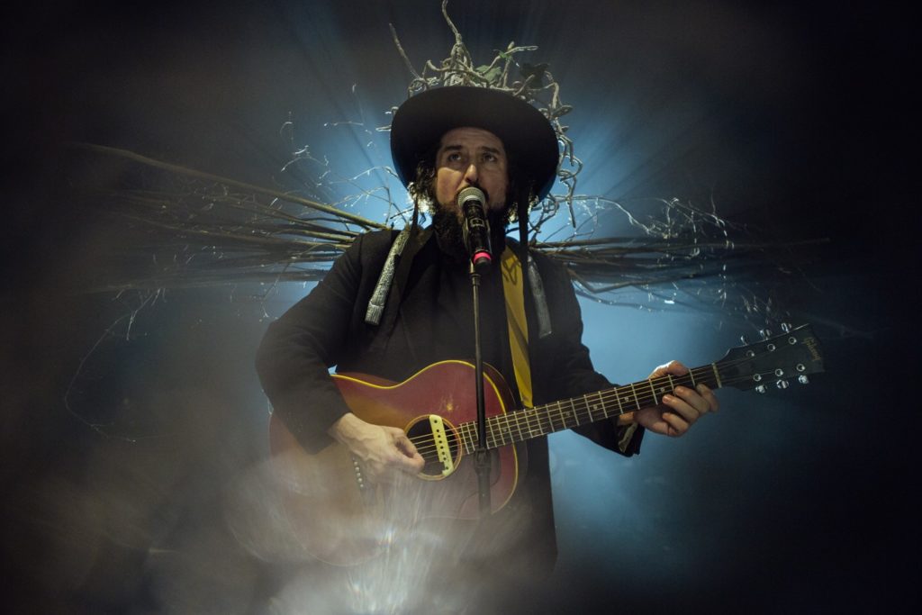 Vinicio Capossela. ?Chico De Luigi