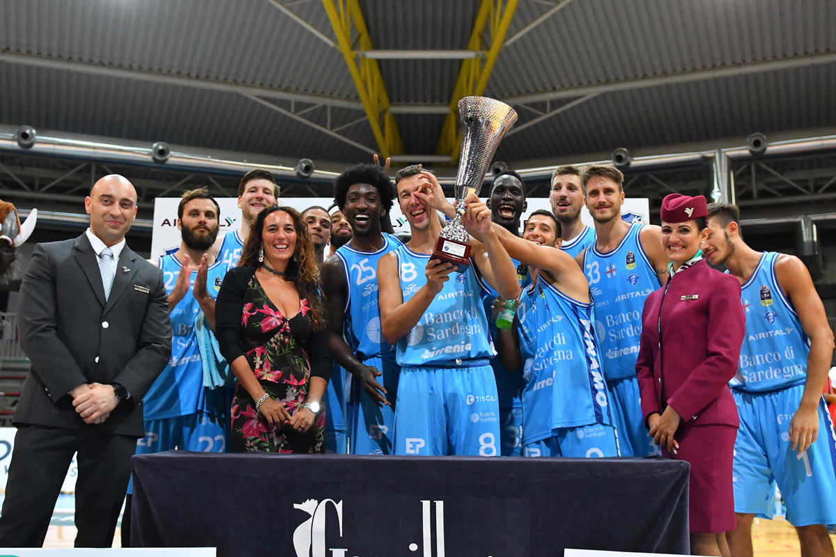 Premiazione Vincitrice Banco di Sardegna Dinamo Sassari
Banco di Sardegna Dinamo Sassari - Sidigas Scandone Avellino
1° Torneo AirItaly - Finale
Olbia Geovillage, 02/09/2018
Foto L.Canu / Ciamillo-Castoria