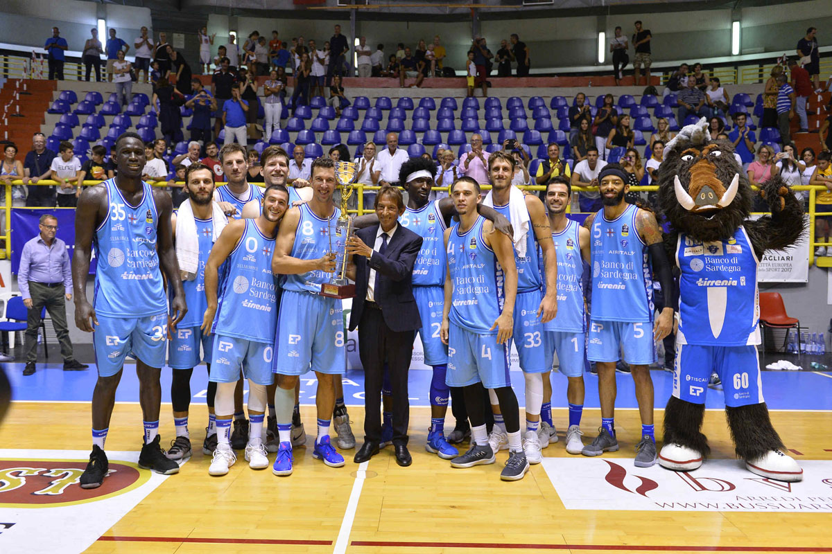 Team Banco di Sardegna Dinamo Sassari Premiazione
Banco di Sardegna Dinamo Sassari - CSP Limoges
8° International Tournament City of Cagliari - Finale
Cagliari, 16/09/2018
Foto L.Canu / Ciamillo-Castoria