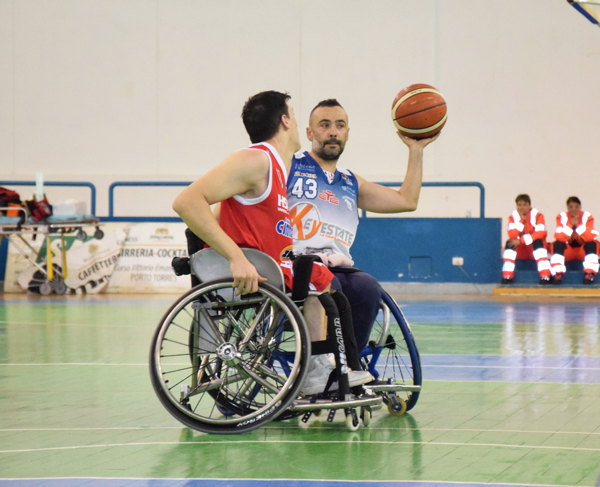 Il presidente-giocatore della GSD Key Estate Porto Torres Bruno Falchi