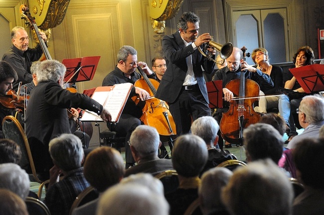I Virtuosi Italiani e Paolo Fresu. Foto di Antonella Anti