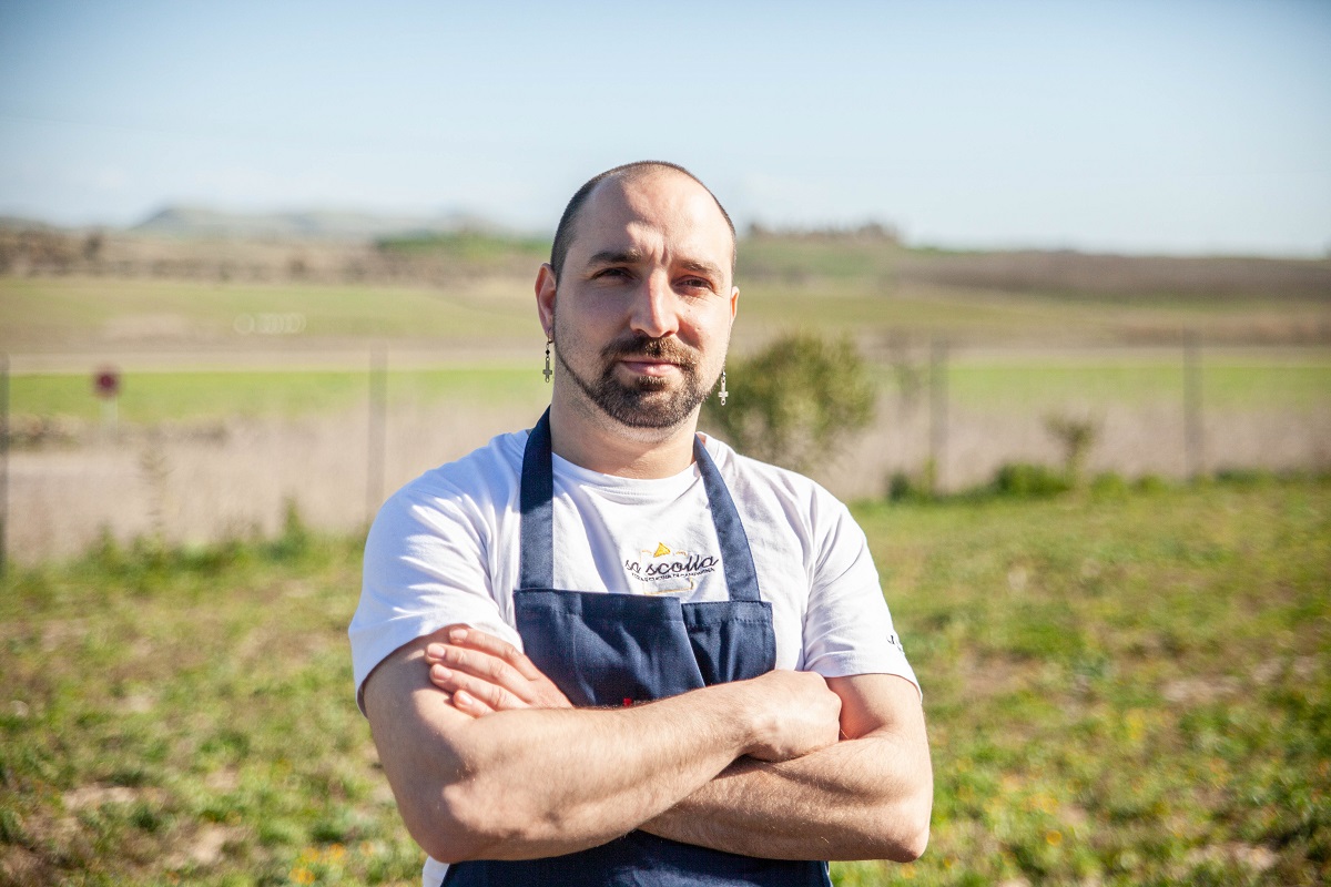 Il pizzaiolo Roberto Orrù. Foto Alessandro Congiu