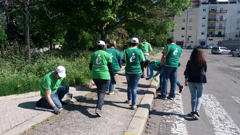 Ecovolontari e studenti uniti nel Tour delle cicche