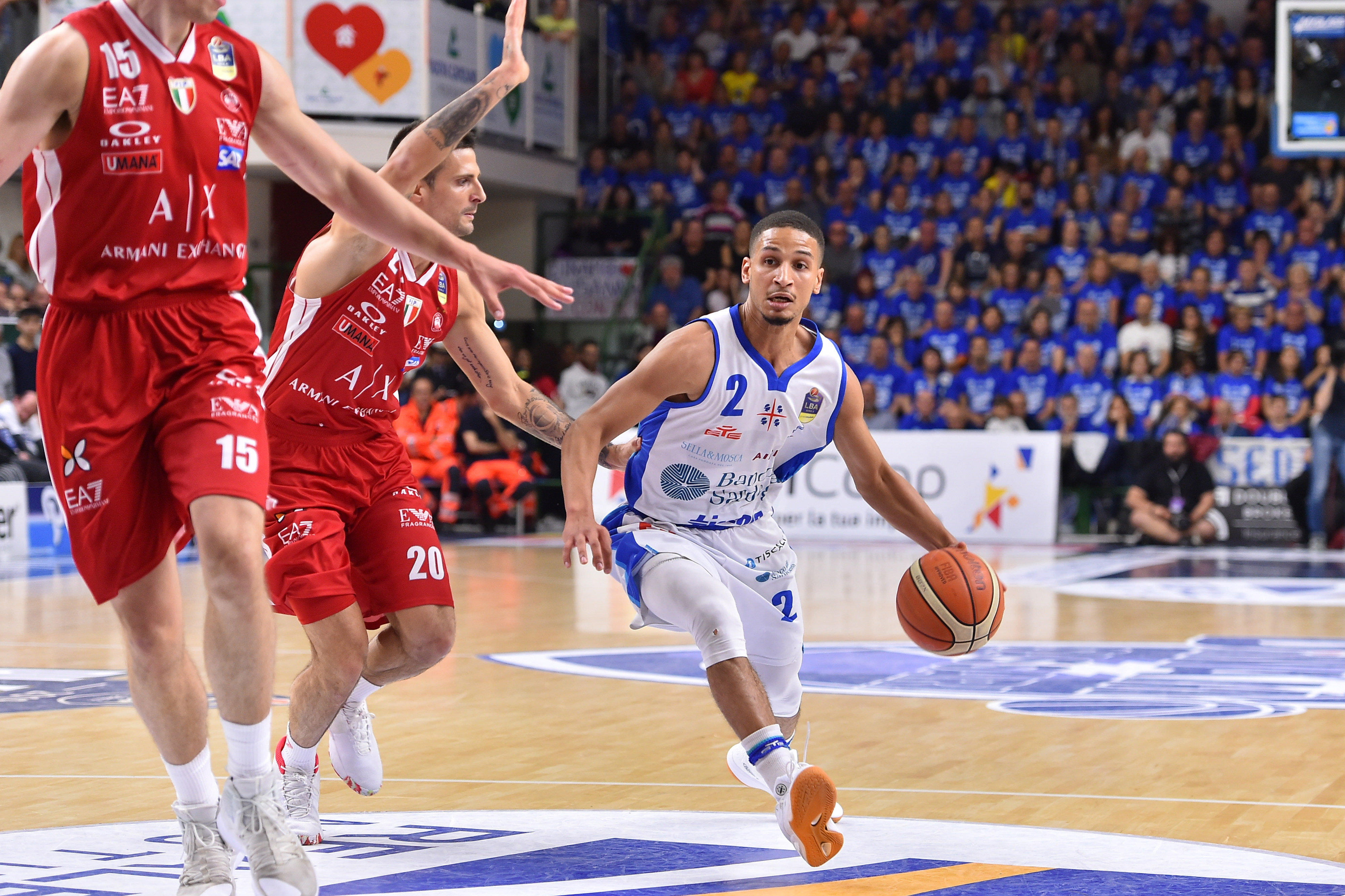 Basket Playoff: Dinamo Banco di Sardegna Sassari vs Armani ...