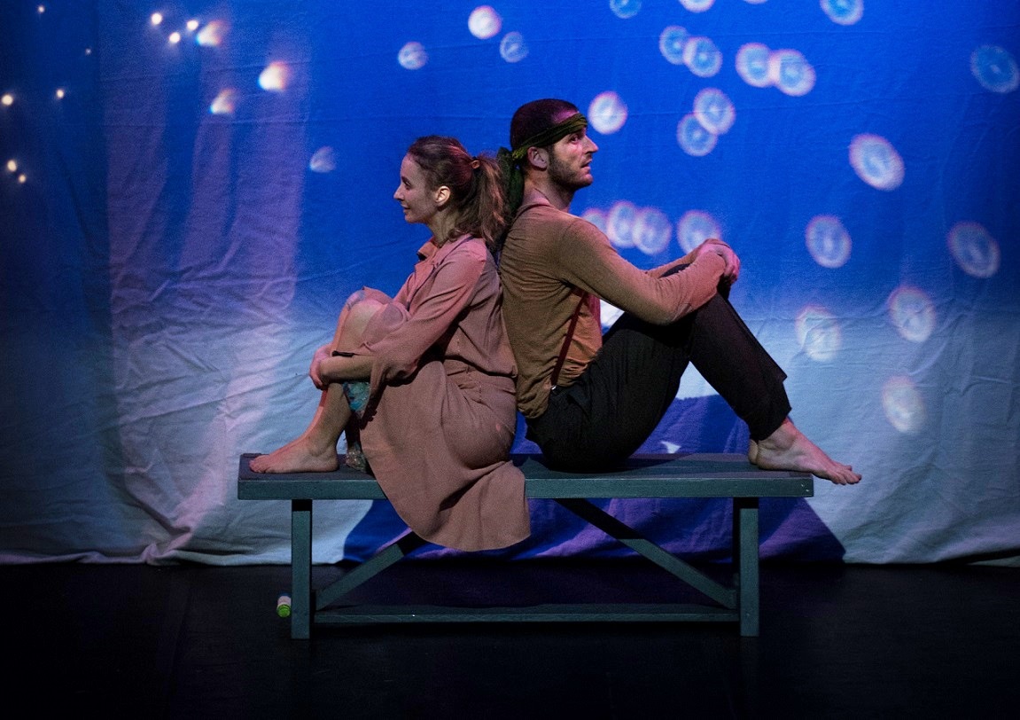 Regia Lotte Lohrengel
Con Giuditta Mingucci e Andrea Soffiantini
Scene Sergio Cangini
Costumi Francesca Carta