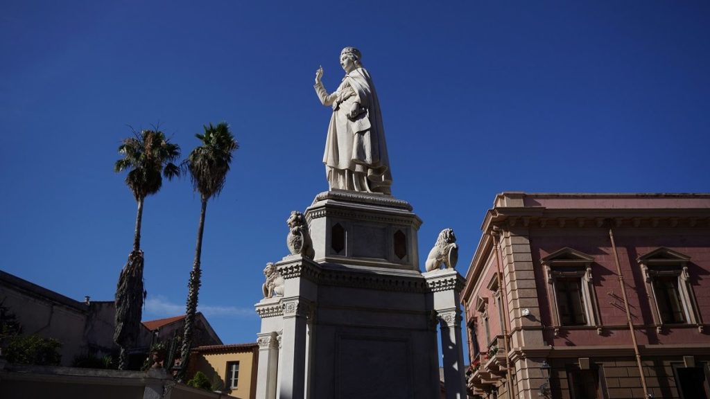 Oristano, la Statua di Eleonora d’Arborea