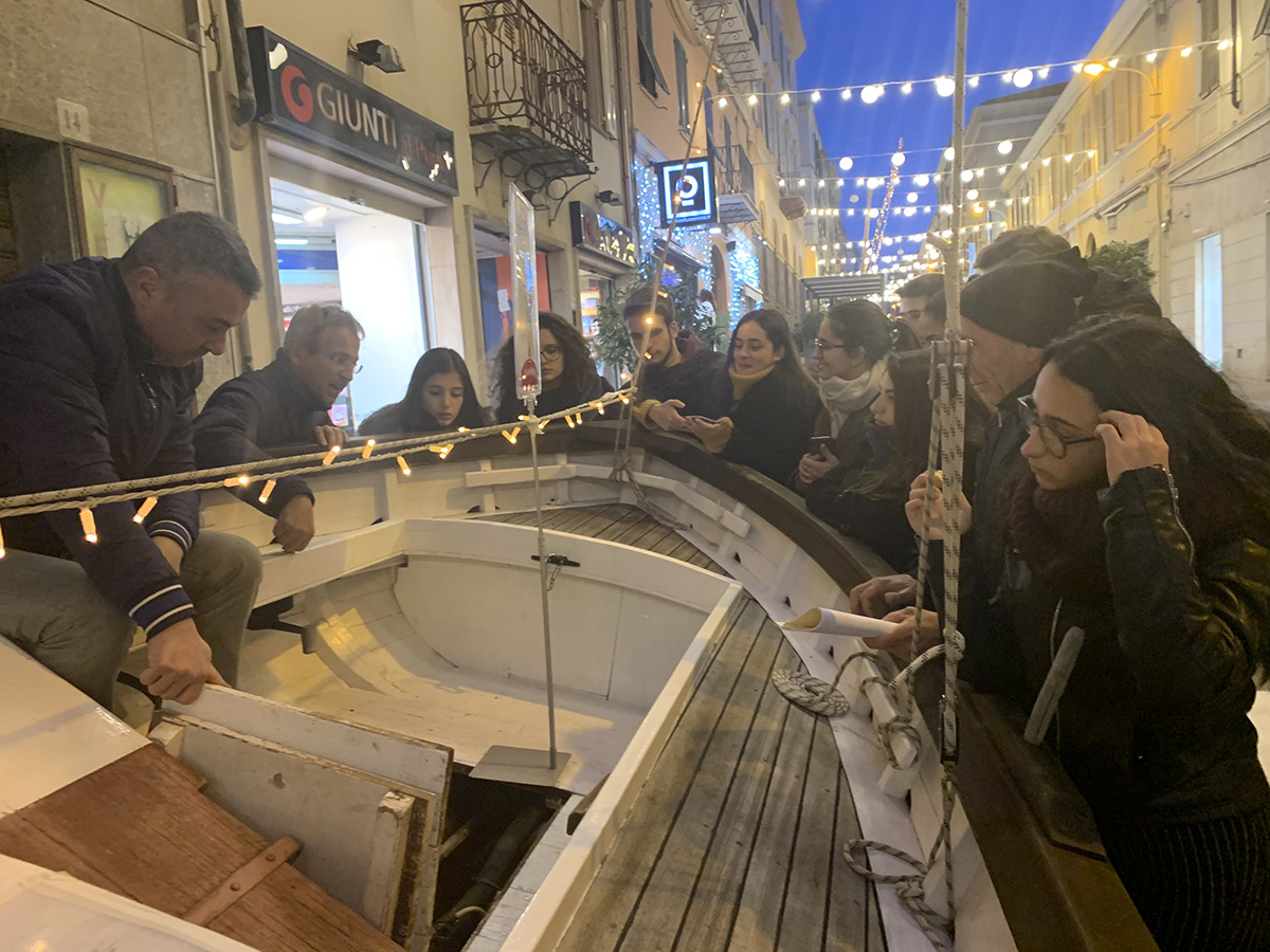I ragazzi dell'Azuni studiano da ciceroni in via Cavour