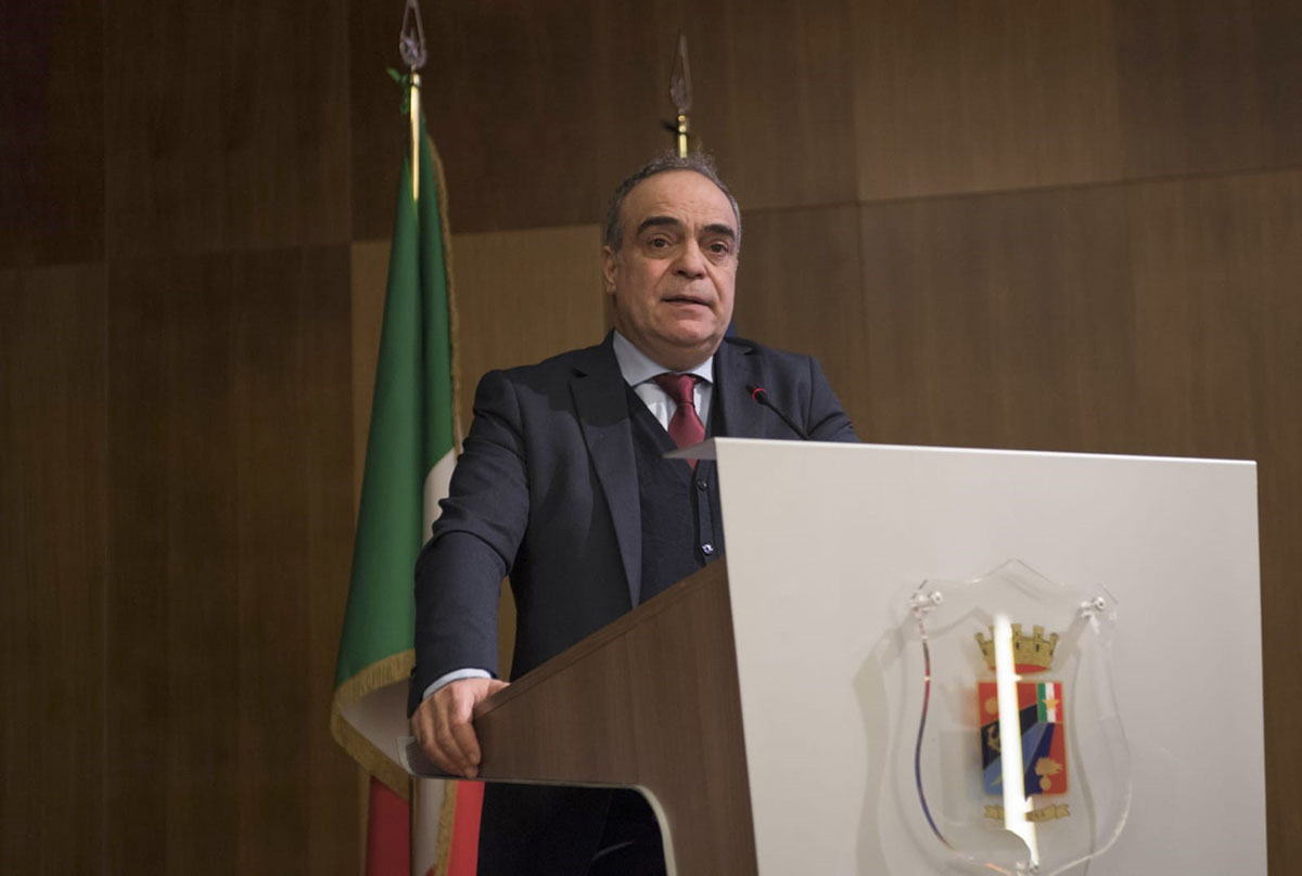 Il Sottosegretario di Stato alla Difesa, Giulio Calvisi