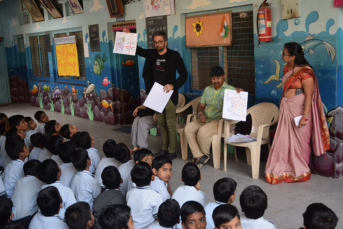 Massimiliano Mazzotta in tour nelle scuole di Hyderabad