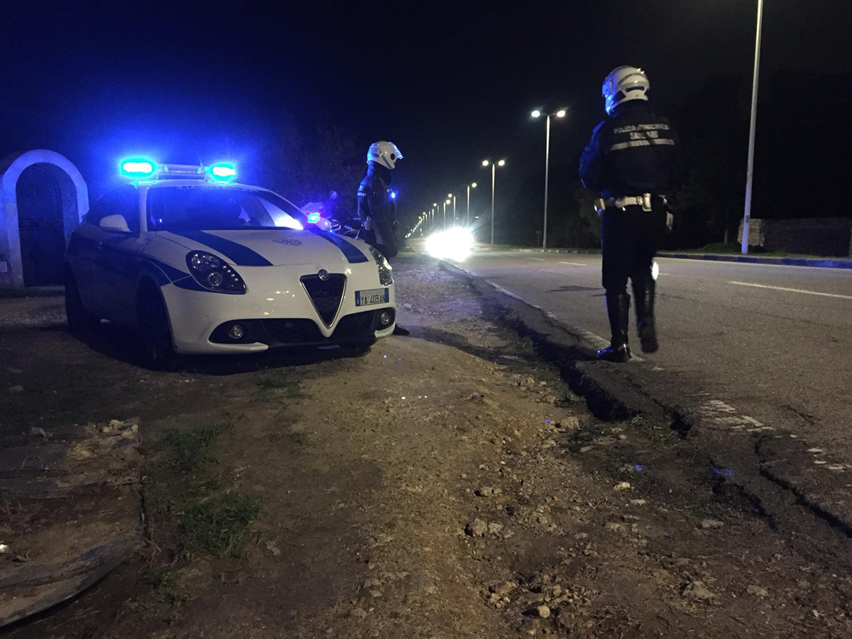 Posto di blocco polizia locale Sassari