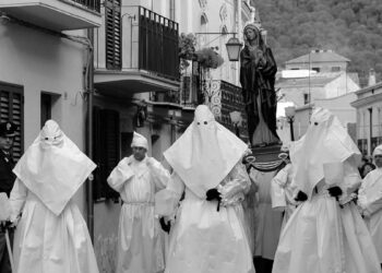 Riti della Settimana Santa ad Iglesias - I Germani dell'Arciconfraternita del Santo Monte. ? Tomaso Melis