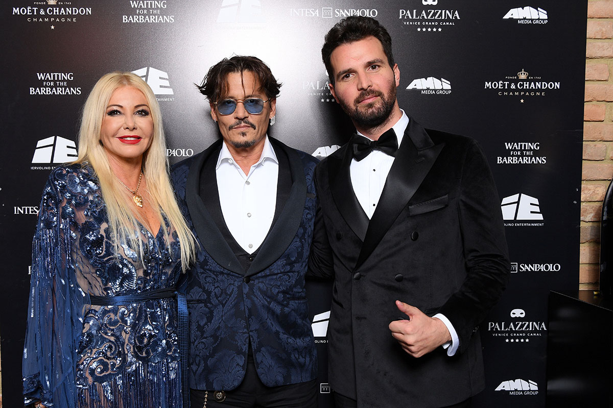 Johnny Depp con Lady Monika Bacardi e Andrea Iervolino. Foto  Daniele Venturelli