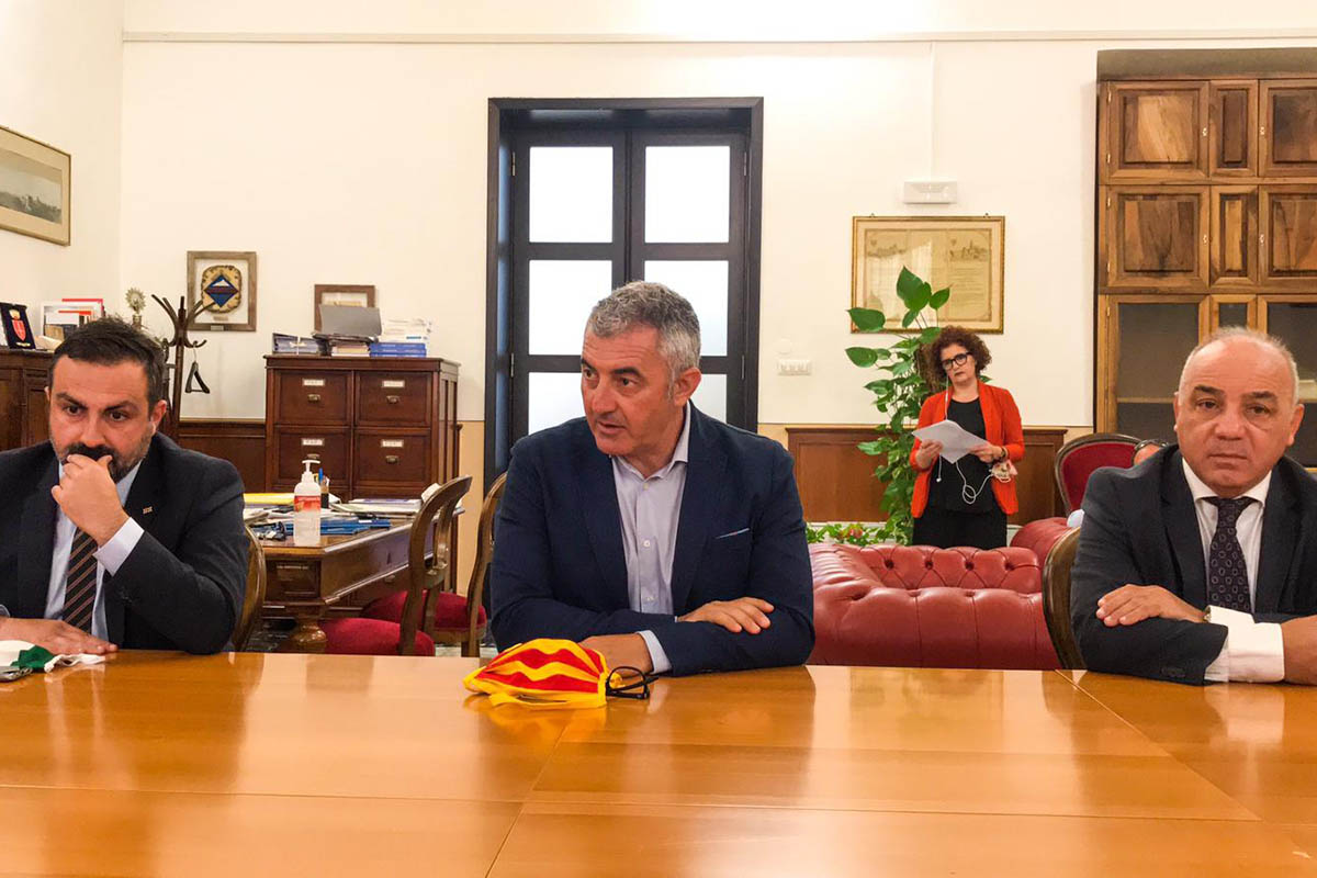 Il Presidente del Consiglio regionale Michele Pais, il Sindaco di Alghero Mario Conoci e l'Assessore regionale al Turismo Gianni Chessa