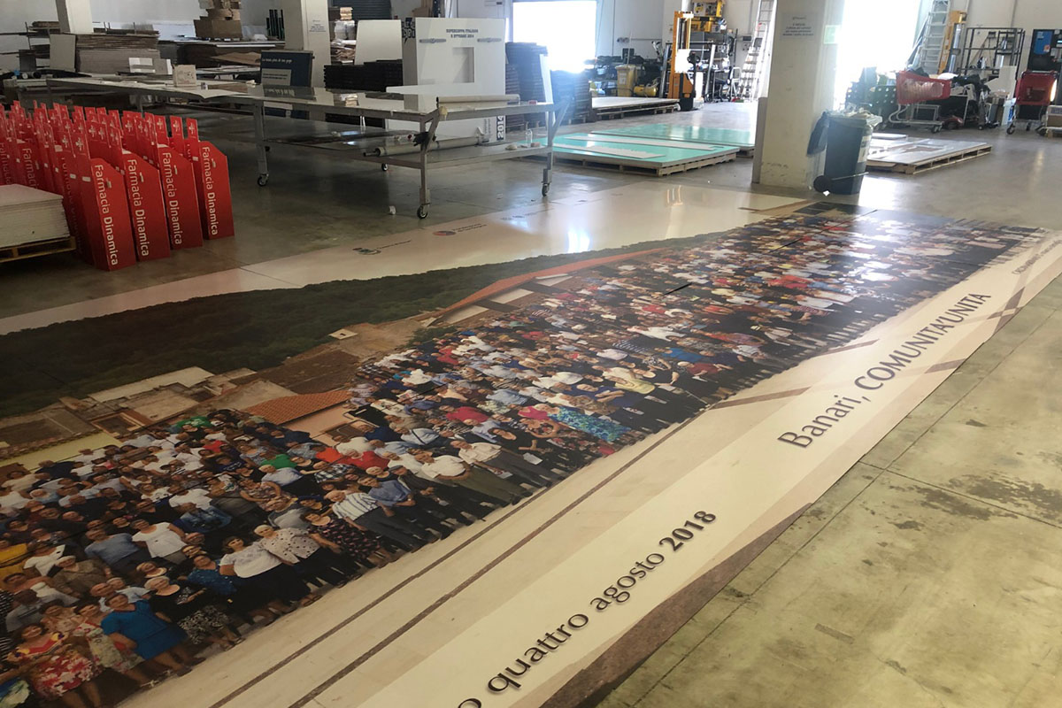 A Banari la foto di gruppo più grande del mondo