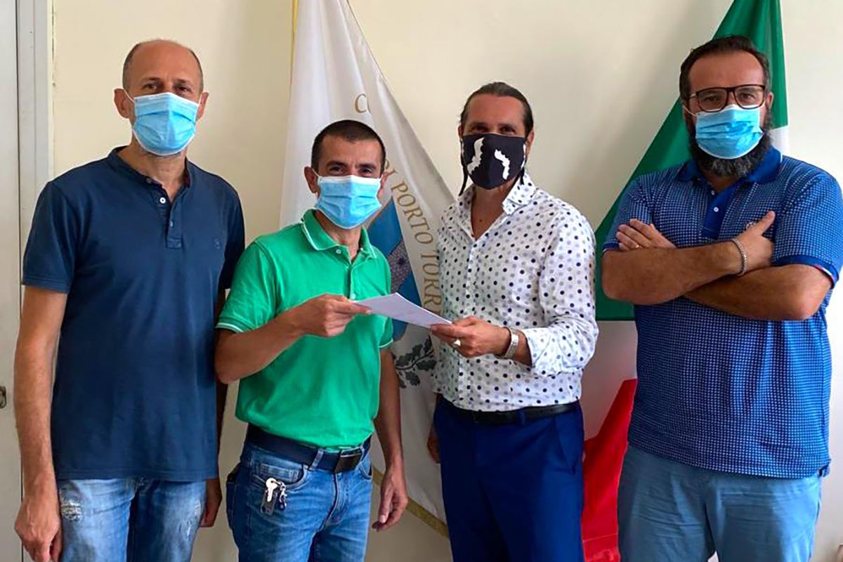 Nella foto, da sinistra: Marcello Zirulia (vicesindaco), Marco Sanna (Amministratore unico Multiservizi Porto Torres), Sean Wheeler (sindaco), Alessandro Derudas (Assessore ai Lavori Pubblici)