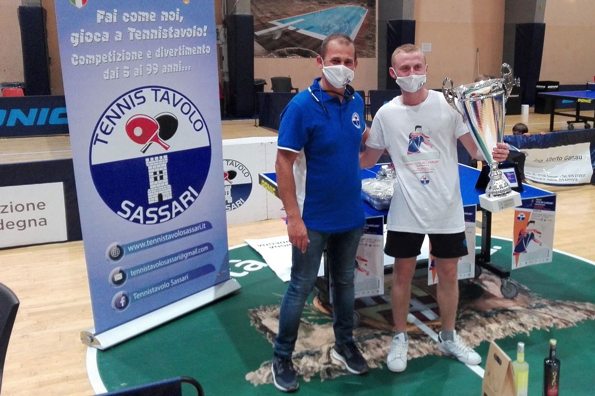 Il presidente Cilloco premia Antonino Amato