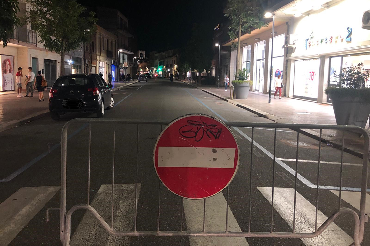 Uno scorcio di via Tirso durante la chiusura al traffico