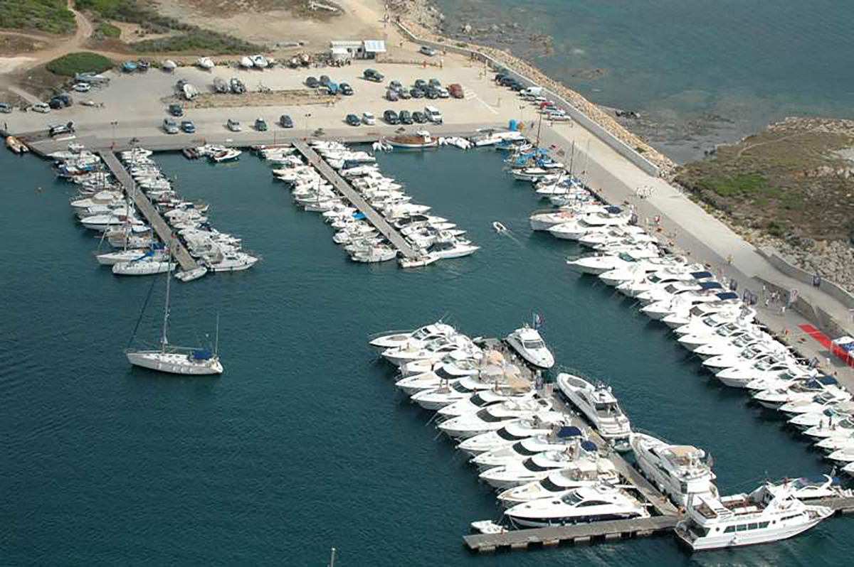 Il porto Marina di Stintino