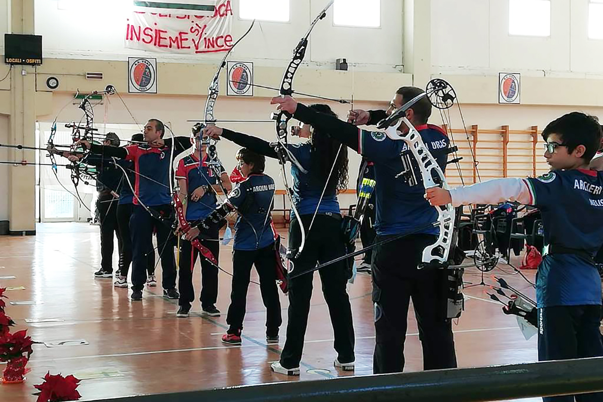 Atleti uresi in linea di tiro