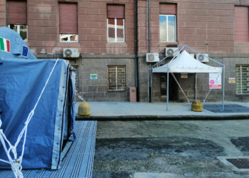 L'ingresso del centro vaccinazioni anti-Covid