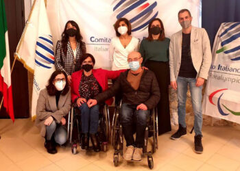 In piedi da sx Monica Vargiu, Tiziana Secchi, Manuela Caddeo, Simone Carrucciu. Seduti da sx Ilaria Meloni, la presidente Cristina Sanna e Carmelo Addaris.