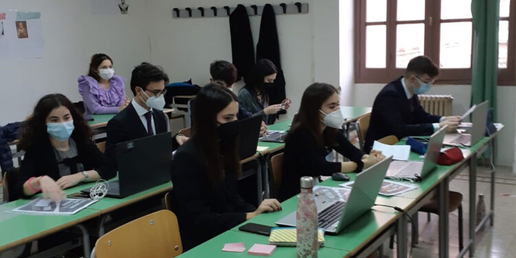 Gli studenti del Liceo Azuni di Sassari