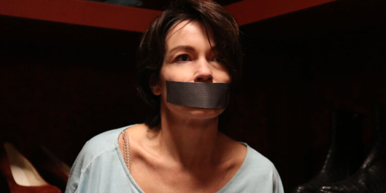 Stefania Rocca in Dietro la notte