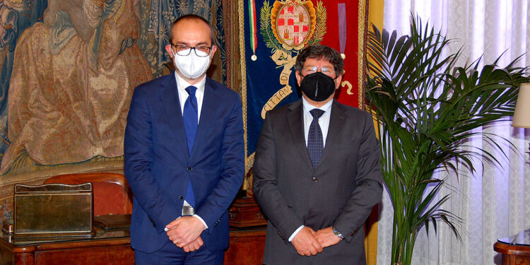 Il sindaco Truzzu con il nuovo rettore Francesco Mola