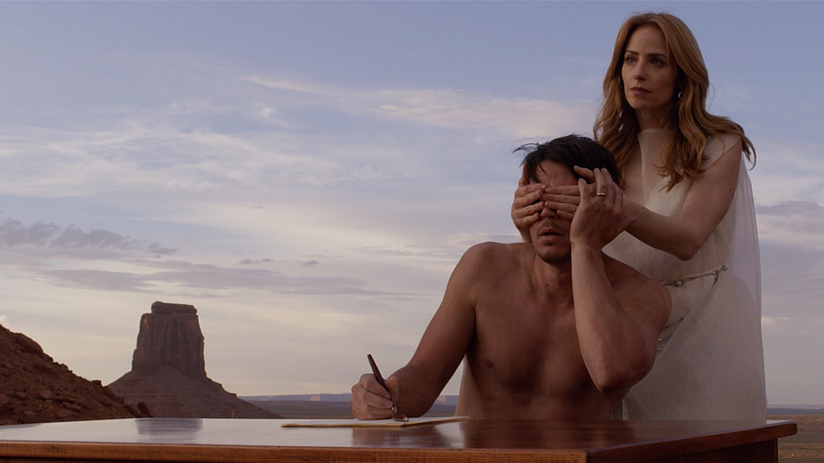 Josh Hartnett e Jaime Ray Newman in “Valley of the Gods” di Lech Majewski
