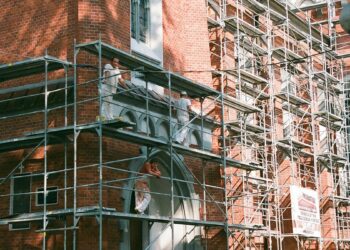 Ristruttuazione. ?PublicDomainPictures da Pixabay