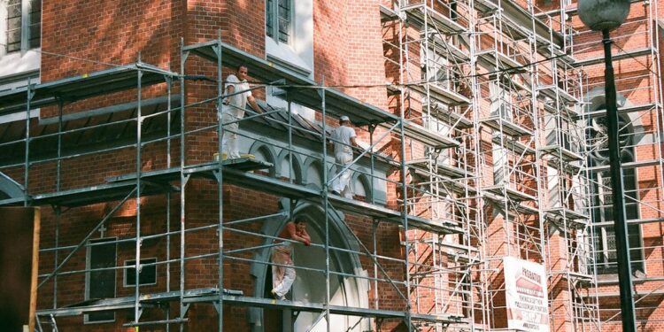 Ristruttuazione. ?PublicDomainPictures da Pixabay