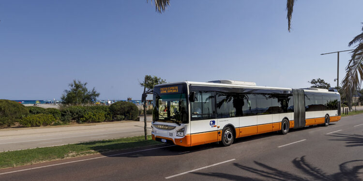 CTM Cagliari - Bus snodato Poetto express