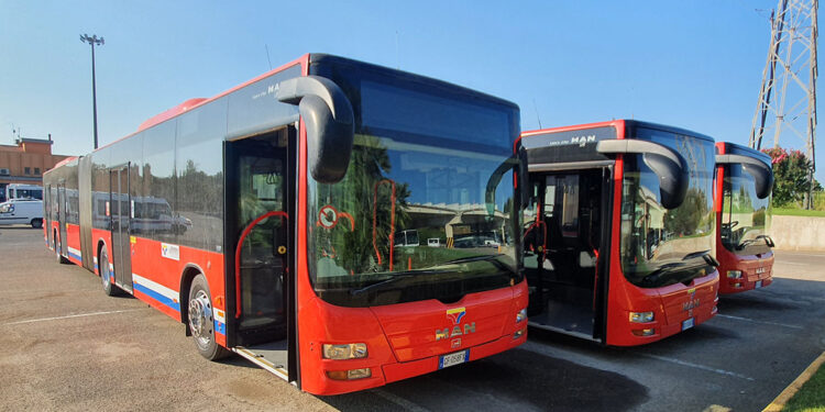 Gli autobus snodati da 18 metri dell'ATP Sassari