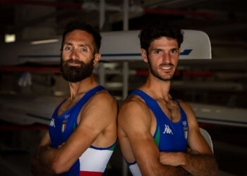 Stefano Oppo e Pietro Ruta con il body olimpico ufficiale. ? A.Carbonara/Canottaggio.org