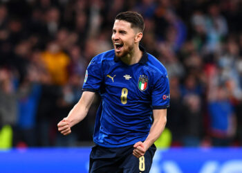 UEFA Euro 2020: Jorginho celebra il gol della vittoria ai calci di rigore nella semifinale tra Italia e Spagna allo stadio di Wembley, 6 luglio 2021. ? Claudio Villa/Getty Images