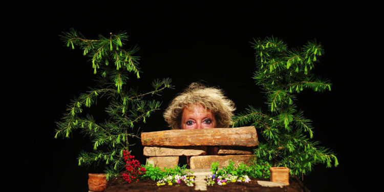 “94 passi in giardino” di e con Lorenza Zambon