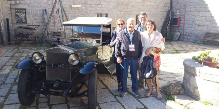 Giovanni Tamponi con la sua Fiat 509 del 1927