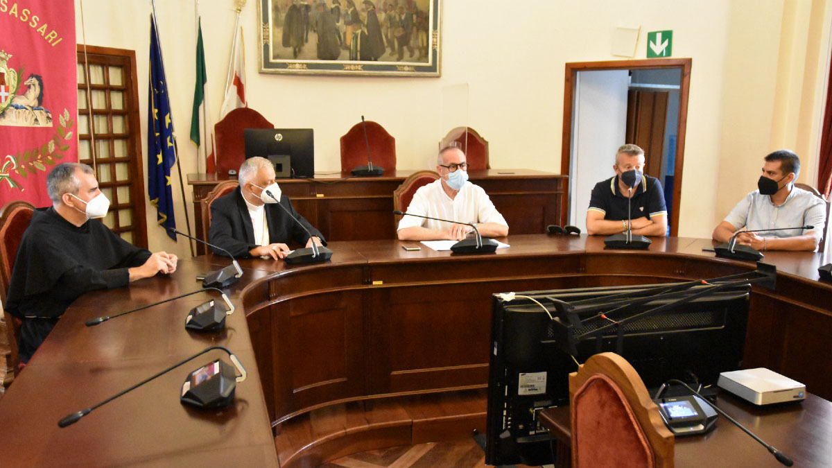 La conferenza stampa di stamane (il sindaco Nanni Campus, l’arcivescovo Gian Franco Saba, il presidente dell’Intergremio Fabio Madau e padre Salvatore Sanna)