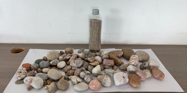 Sequestro di ciottoli e sabbia al porto e all'aeroporto di Olbia