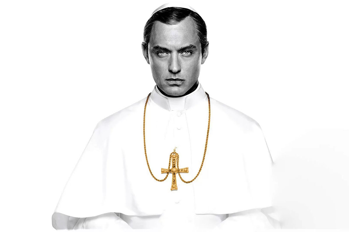 Jude Law in “The Young Pope”