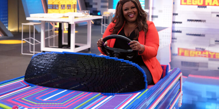 LEGO Masters USA. Nicole Byer nell'episodio "Storybook" ©2020 FOX MEDIA LLC. CR: Ray Mickshaw/FOX