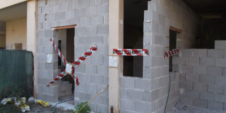 Cagliari fabbricato abusivo in via Utzeri