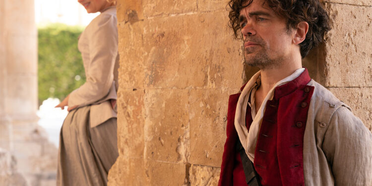Haley Bennett (Roxanne) e Peter Dinklage (Cyrano) nel “Cyrano” di Joe Wright. ? Peter Mountain © 2021 Metro-Goldwyn-Mayer Pictures Inc. All Rights Reserved.