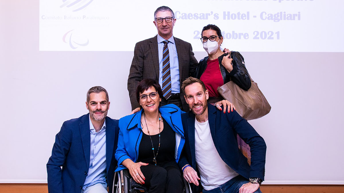 In piedi il direttore regionale dell'INAIL Alfredo Nicifero con la funzionaria Adamina Barbone, Simone Garrucciu, Cristina Sanna e Matteo Bruni. 📷 Lorenzo Luciani