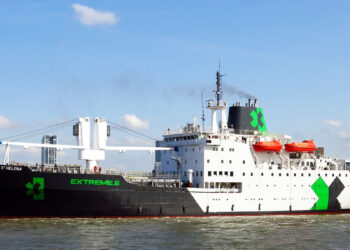 La nave St. Helena. ? Phil Owen