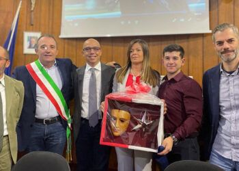 Oristano, la premiazione del fantino oristanese Marco Ghiani