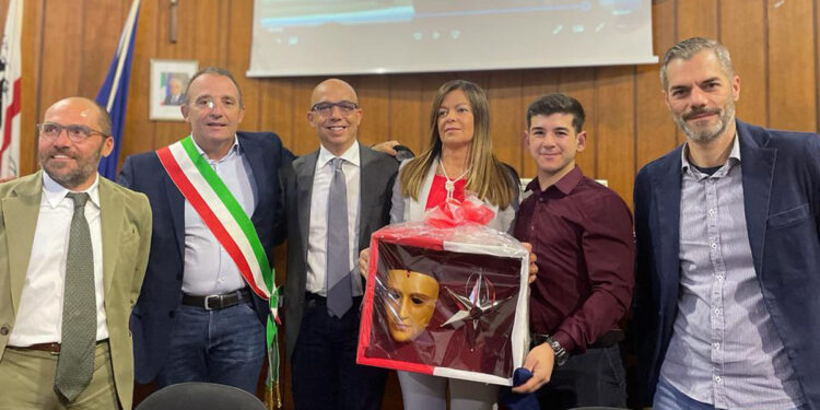 Oristano, la premiazione del fantino oristanese Marco Ghiani