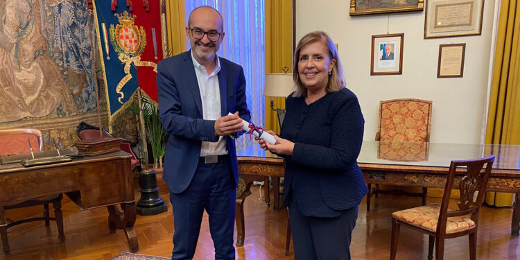 Il sindaco Paolo Truzzu e la sovrintendente Patricia Olivo