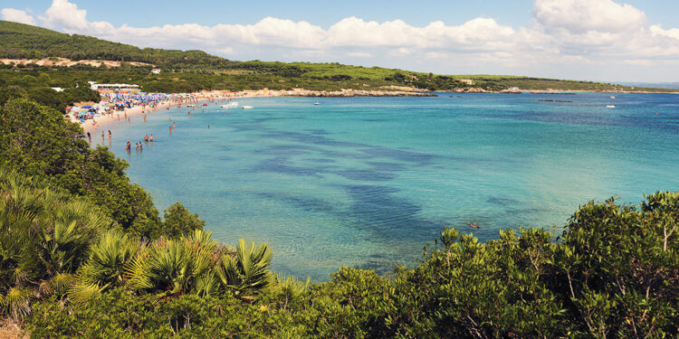 Spiaggia del Lazzaretto, Alghero. ? Adobe Stock | Raul Mellado