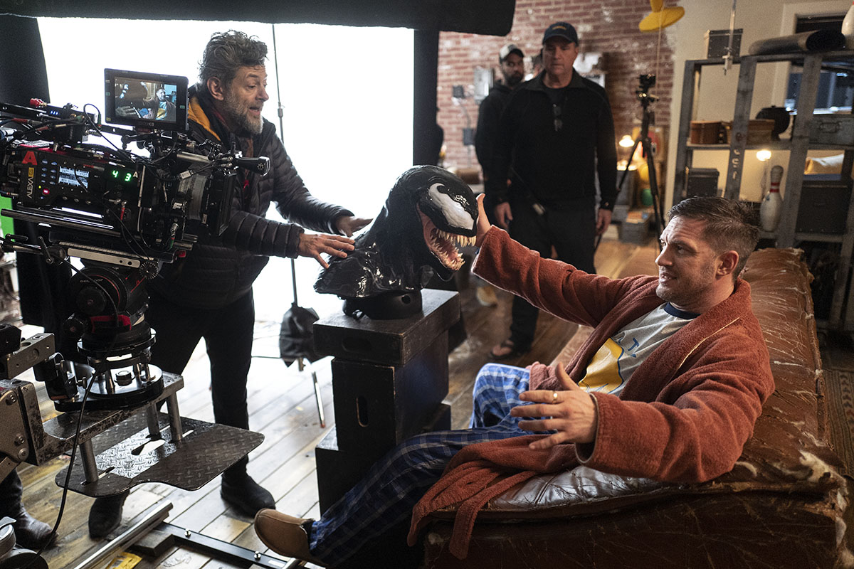 Andy Serkis e Tom Hardy sul set del film “Venom - La furia di Carnage”. ? Jay Maidment, Courtesy of Sony Pictures ©2021